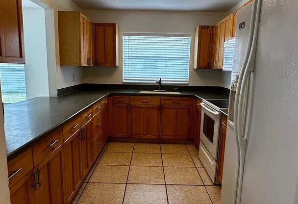 2 beds, 2 baths, 1,133 sqft, $1,700