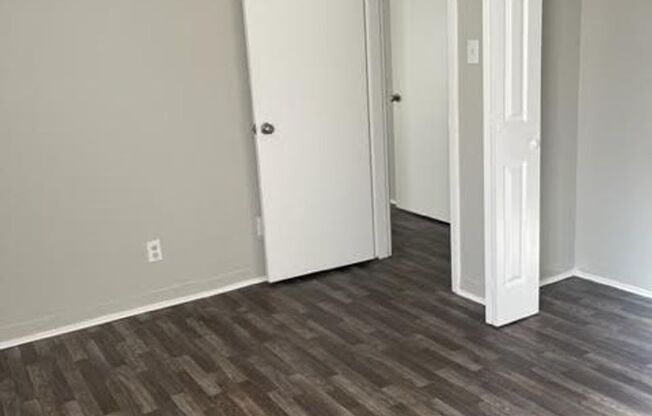 3 beds, 1 bath, $850