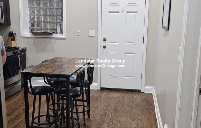 1419 W GRAND AVE
