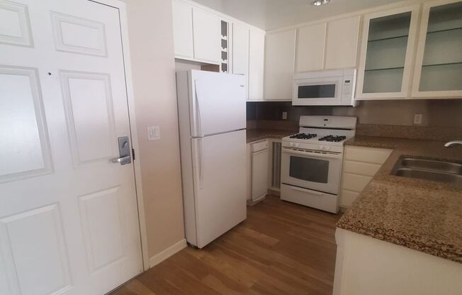 1 bed, 1 bath, 700 sqft, $2,400, Unit #110