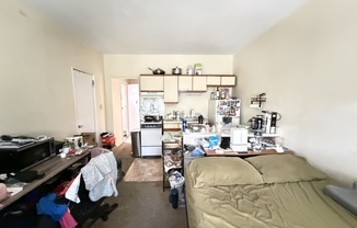 1124 COMMONWEALTH AVE