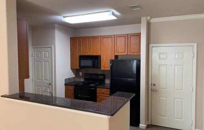 2 beds, 2 baths, 865 sqft, $775, Unit 2x2