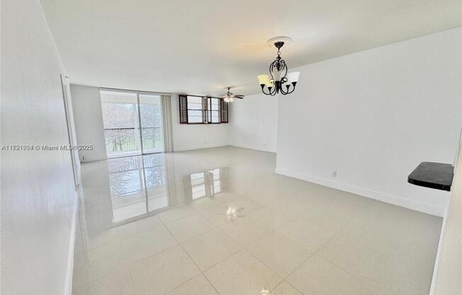 3150 W Rolling Hills Circle