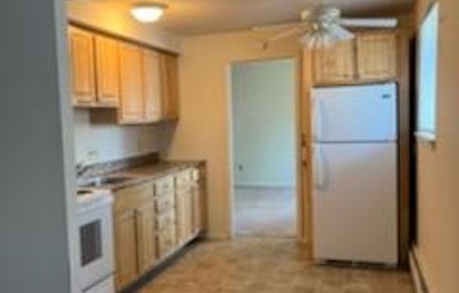 1 bed, 1 bath, $1,250, Unit C04