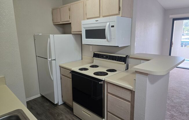 1 bed, 1 bath, $1,050, Unit Bldg. G