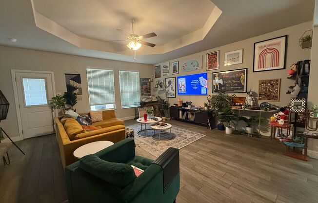 1121 Knightsbridge Road