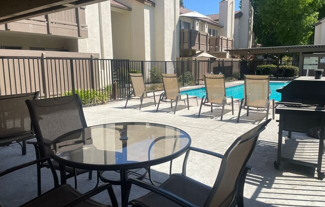 2 beds, 1.5 baths, 978 sqft, $1,695, Unit 1