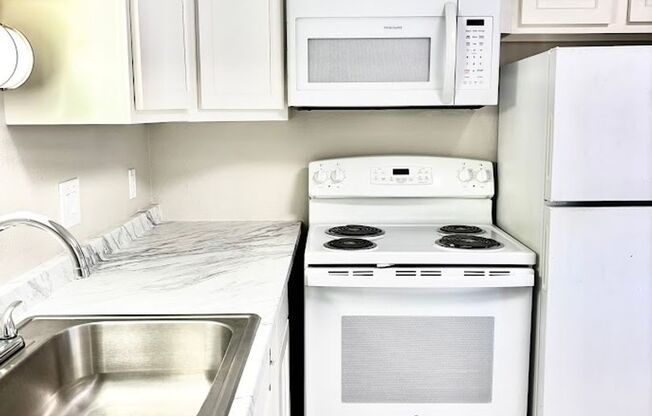 2 beds, 1 bath, 800 sqft, $1,345