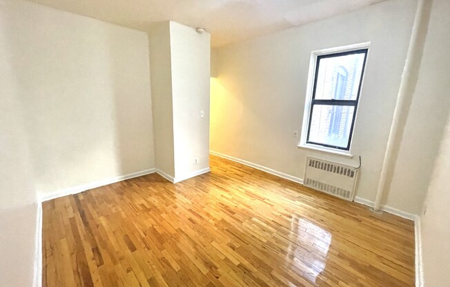 612 W 137 ST