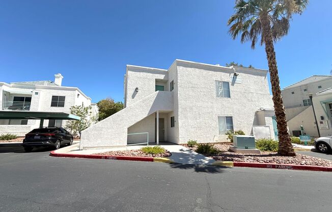 2 beds, 2 baths, $1,400, Unit APARTMENT 1110