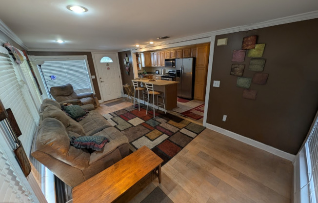 215 S CEDAR AVE