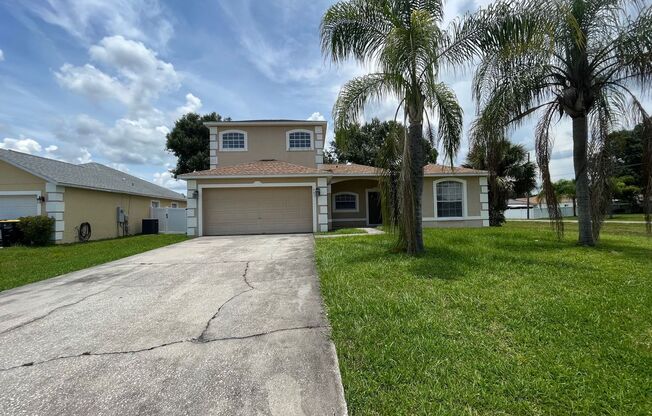 Spacious 4-Bedroom Home in Poinciana Awaits You!