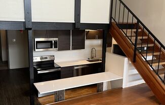 Everett Station Lofts