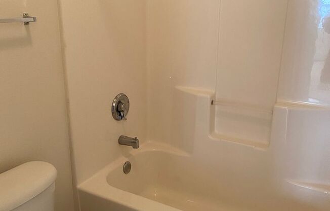 2 beds, 2 baths, 1,318 sqft, $1,285, Unit 4425-209