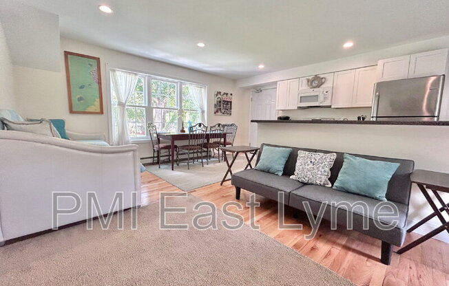 7 LYME ST
