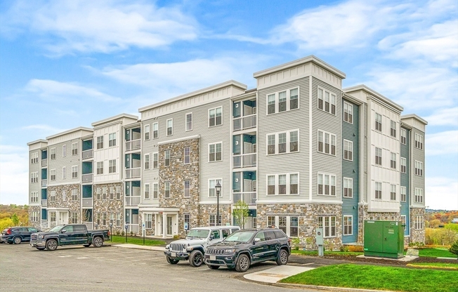 2 STRATTON DR