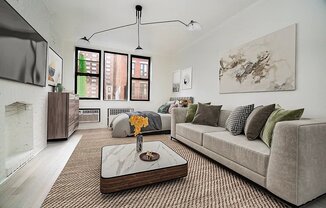 227 W 20 ST