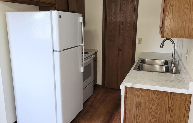 1 bed, 1 bath, $1,195, Unit 10