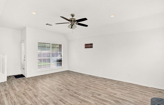 Spacious & Stylish Living in Carrollton – 3 Bed, 2.5 Bath!