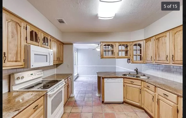 2906 CANIS CIR