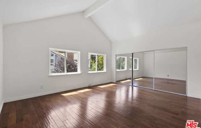 10211 CLEMATIS CT