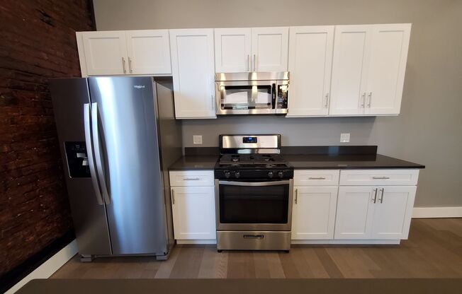 1 bed, 1 bath, 956 sqft, $1,750, Unit 301