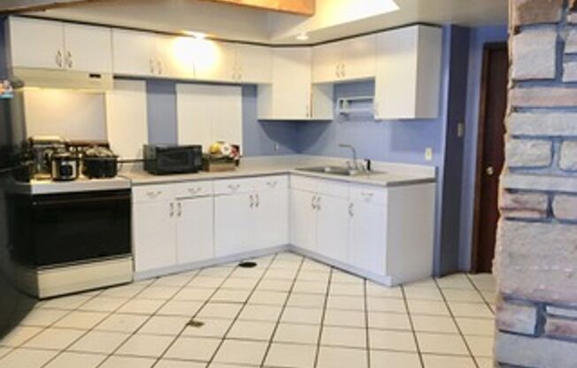 1 Bedroom Apartment with Private Entrance in Nederland Home