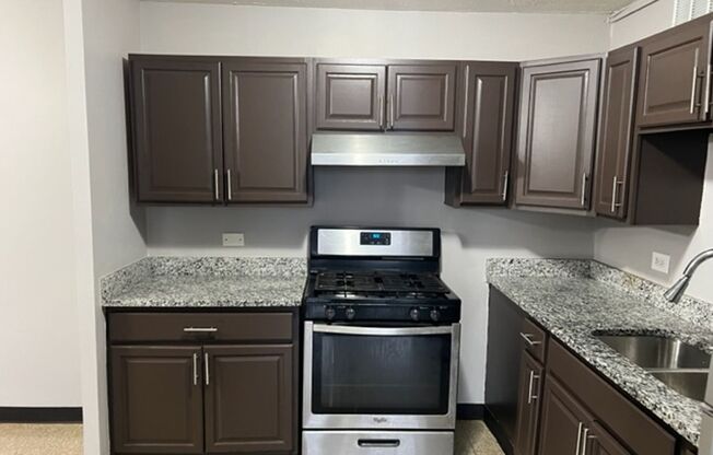 2 beds, 1 bath, $1,686, Unit 6531-522