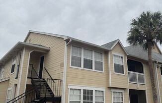 Beautifully remodeled 2/2 condo in Tradewinds, Metrowest!