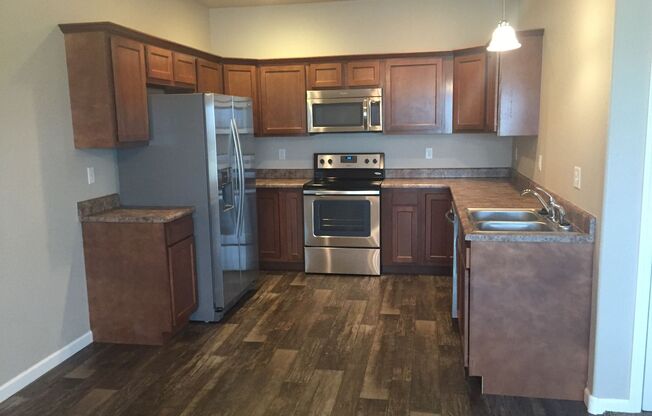 3 beds, 2.5 baths, $1,850, Unit 4238