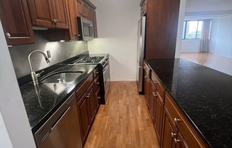 2 beds, 2 baths, 1,295 sqft, $3,800, Unit 5D