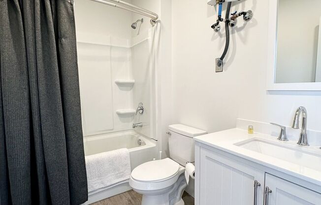 2 beds, 2 baths, 1,150 sqft, $1,995, Unit 402