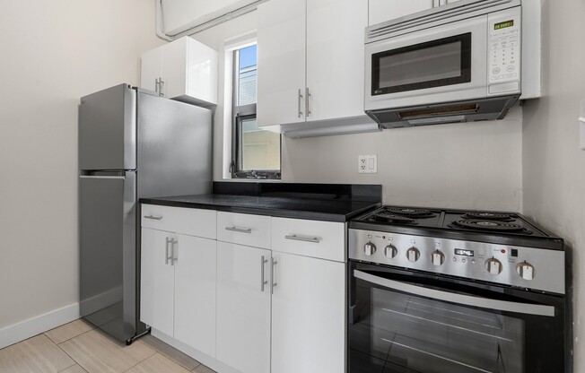 2 beds, 1.5 baths, 647 sqft, $3,600, Unit 6-16