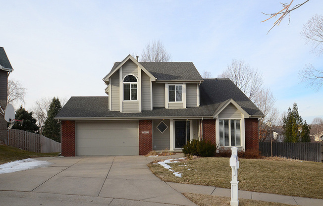 16321 CHARLES CIR