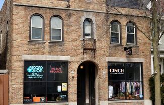 904 E Center St