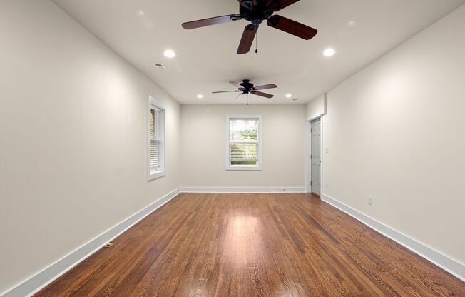 Beautifully Renovated Cottage - Great North Location