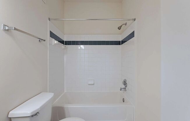 2 beds, 2 baths, 1,295 sqft, $1,470, Unit 3868-2D