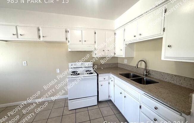 985 N Park Cir