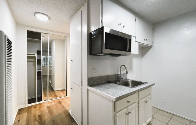 Studio, 1 bath, $1,525, Unit 068#02