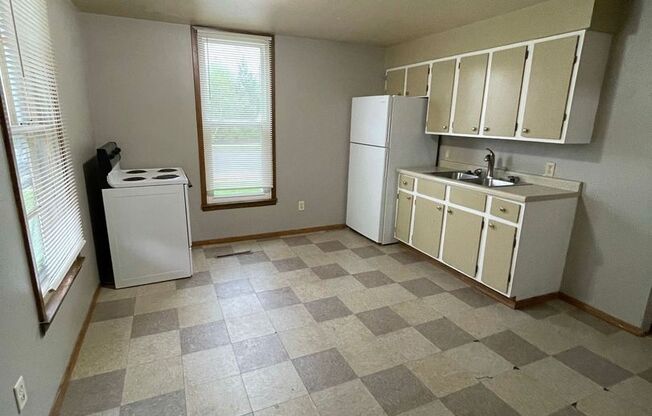 2 beds, 1 bath, $950