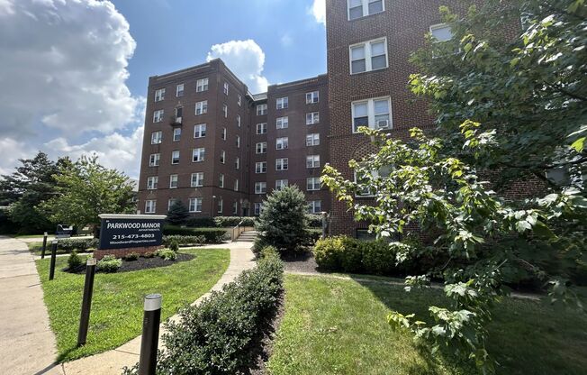 Parkwood Manor Apartments