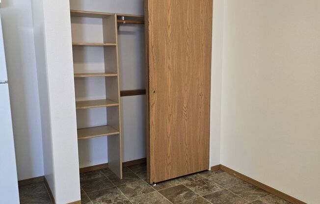 2 beds, 1 bath, 850 sqft, $1,259, Unit PL   7506