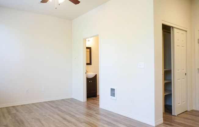 Studio, 1 bath, 356 sqft, $1,195, Unit 2-205