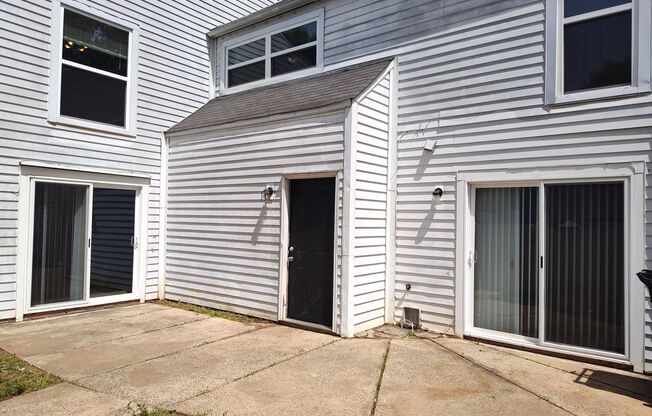 3BD/2BA Townhome in Stonington!