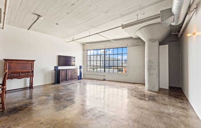 1 bed, 1 bath, 1,385 sqft, $4,200, Unit 413