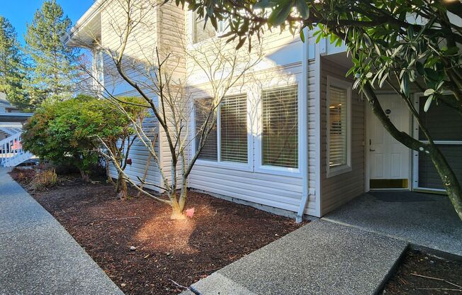 3 bedroom 2 bath First Floor Condo in Lake Stevens $2395.00