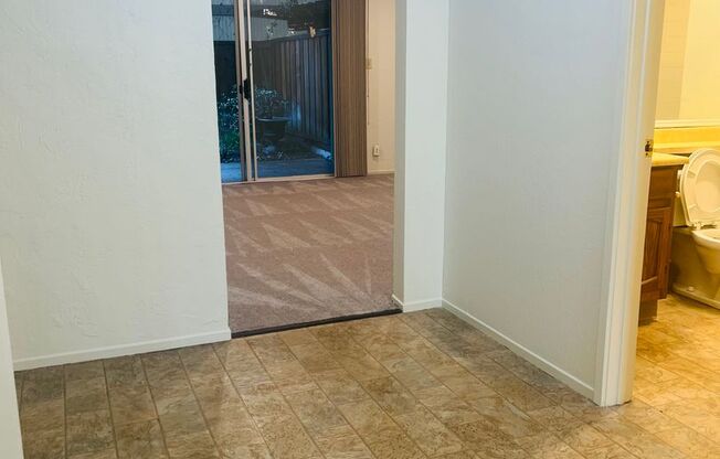 2 beds, 1 bath, $3,000, Unit Unit 133