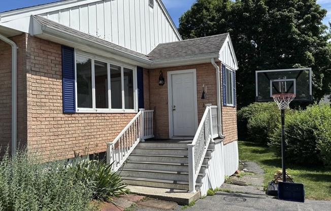 14 MANOMET RD