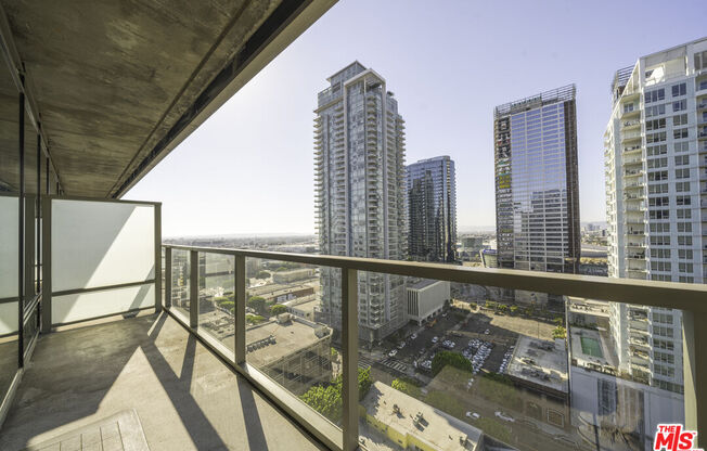 2 beds, 2 baths, 1,170 sqft, $4,000, Unit 1810