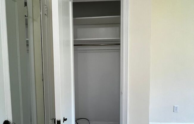 2 beds, 1 bath, 975 sqft, $2,055, Unit Royal York 802